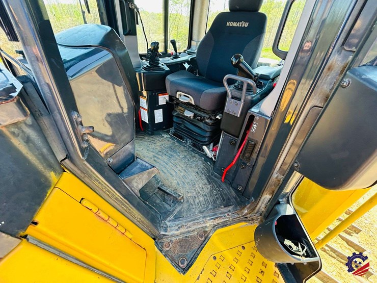 2023-komatsu-d65px-18-image-55