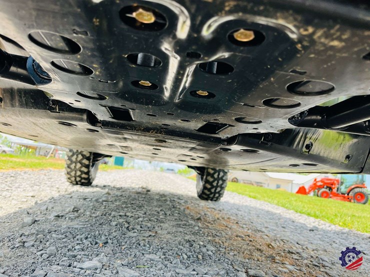 2026-can-am-defender-limited-hd11-triple-image-23