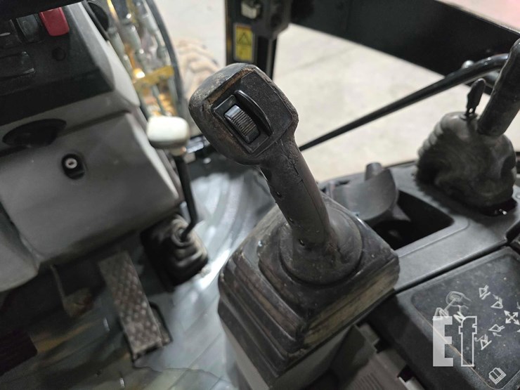 2011-caterpillar-430e-it-image-23