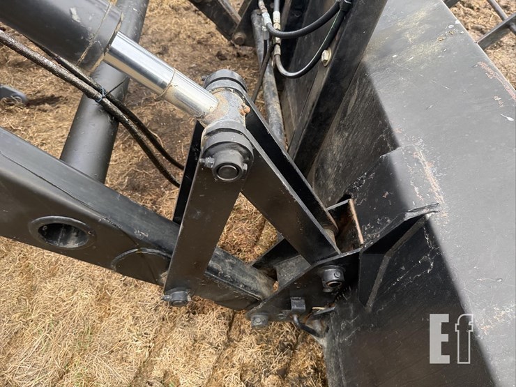 new-holland-tv140-image-19