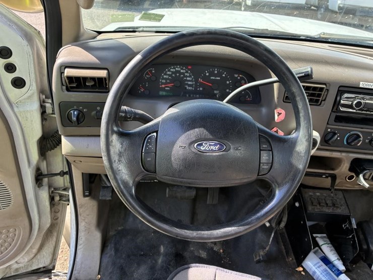 2004-ford-f350-image-12