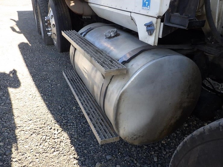 1999-international-9300-image-26