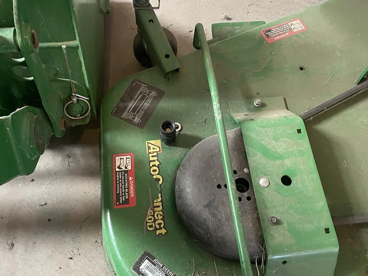 2017-john-deere-1025r-image-15