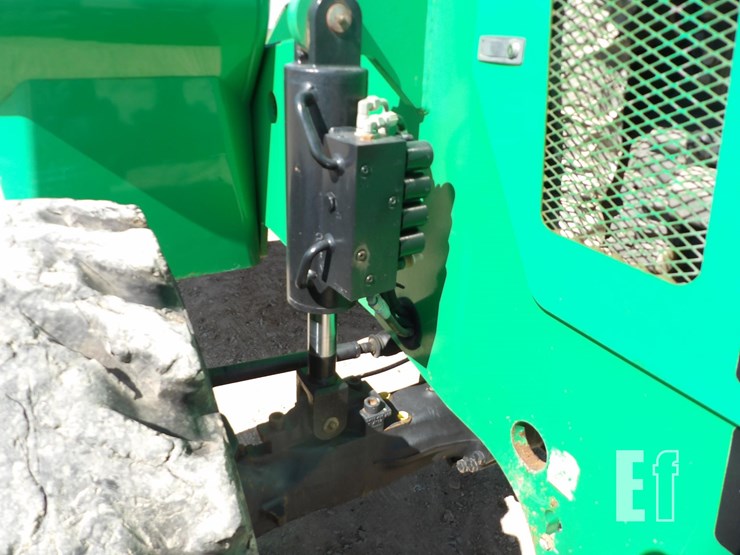 2017-sky-trak-10042-image-6