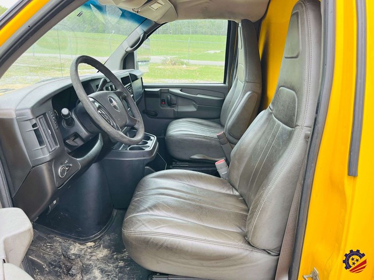 2009-gmc-savana-s/a-enclosed-roadside-service-truck-image-72