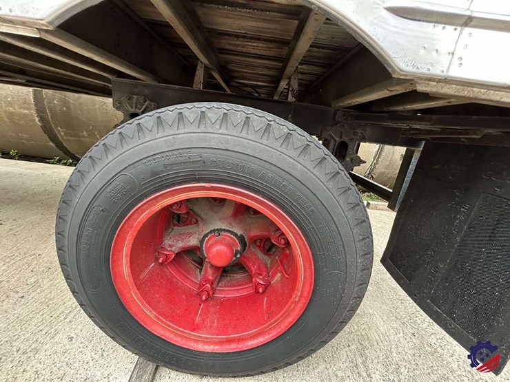 antique-bullnose-28ft-s/a-pup-trailer-image-50