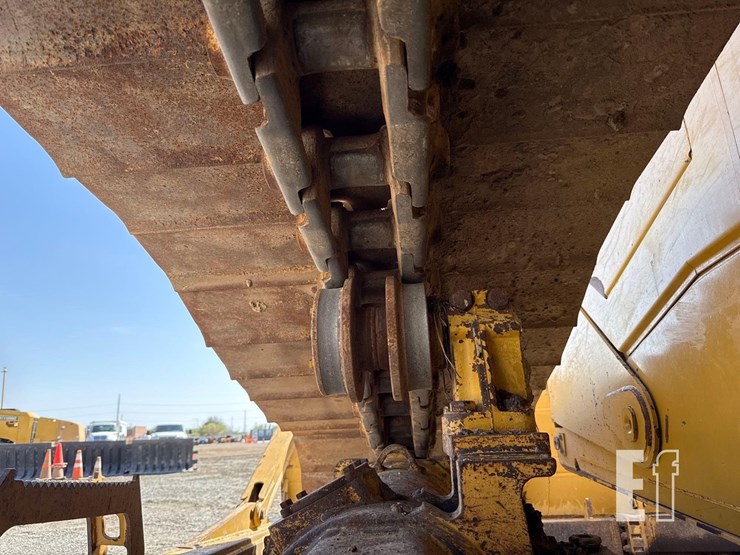 2016-caterpillar-d6t-lgp-image-37