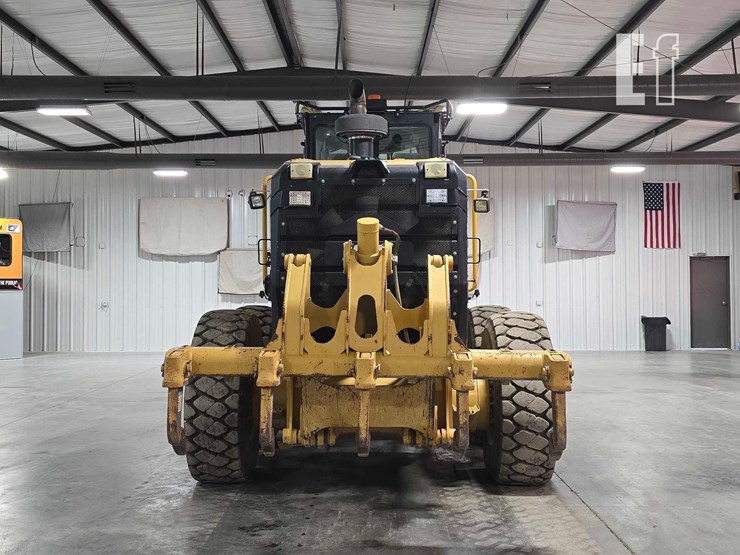 2011-caterpillar-140m2-image-8