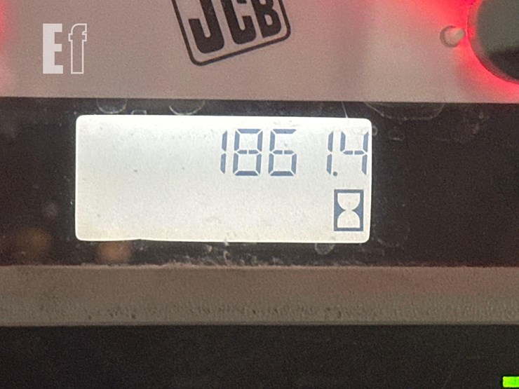 2021-jcb-3ts-8t-image-21