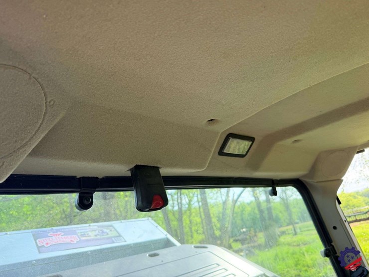 2023-john-deere-gator-xuv-835r-image-56