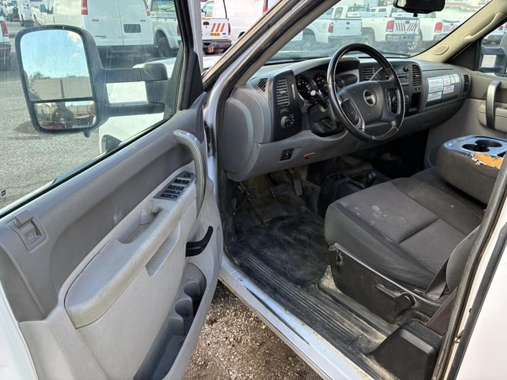 2012-gmc-sierra-2500-image-15