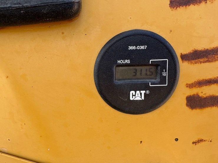 2006-caterpillar-d3g-image-8