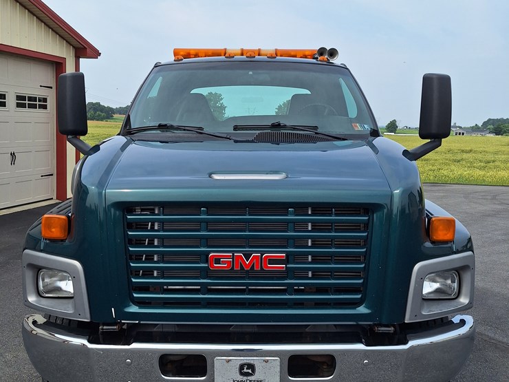 2004-gmc-topkick-image-5