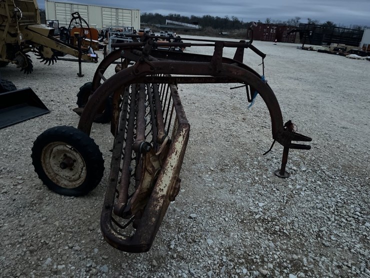 new-holland-258-image-4