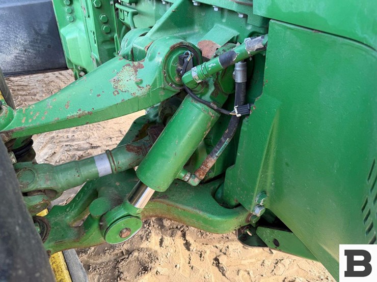 2014-john-deere-8295r-image-47