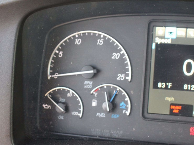 2018-freightliner-cascadia-126-image-61