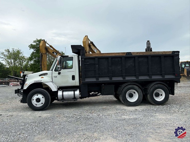 2007-international-sf525-t/a-dump-truck-image-2