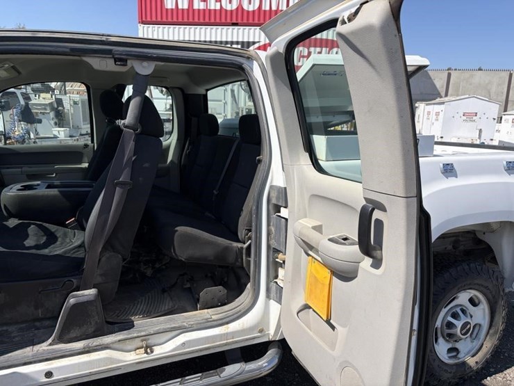 2012-gmc-sierra-2500-image-11