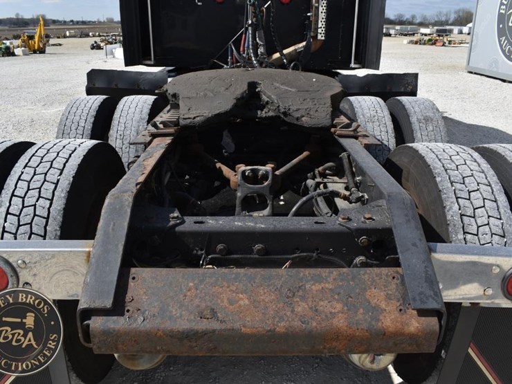 2013-kenworth-t660-image-19