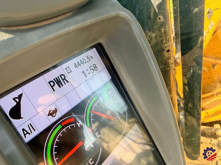 2019-deere-160g-lc-image-95