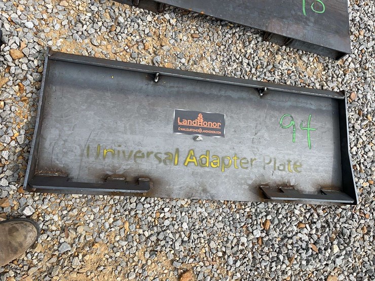land-honor-skid-steer-universal-adapter-plate-image-2
