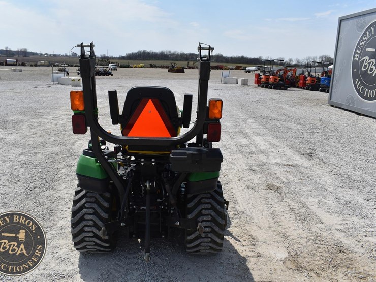 2017-john-deere-1025r-image-5