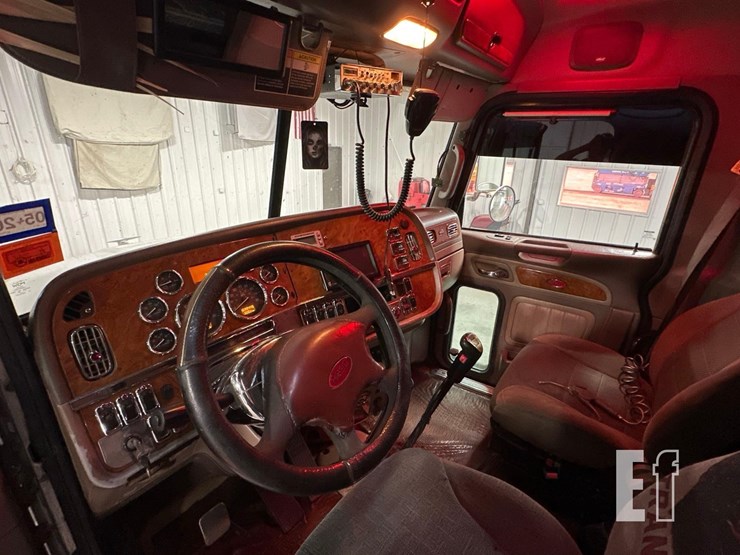 2008-peterbilt-386-image-13