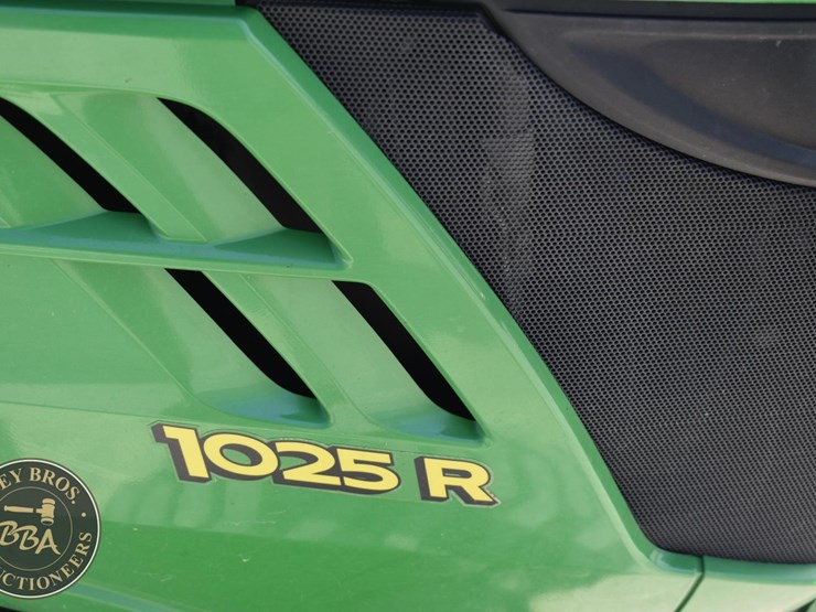 2017-john-deere-1025r-image-31