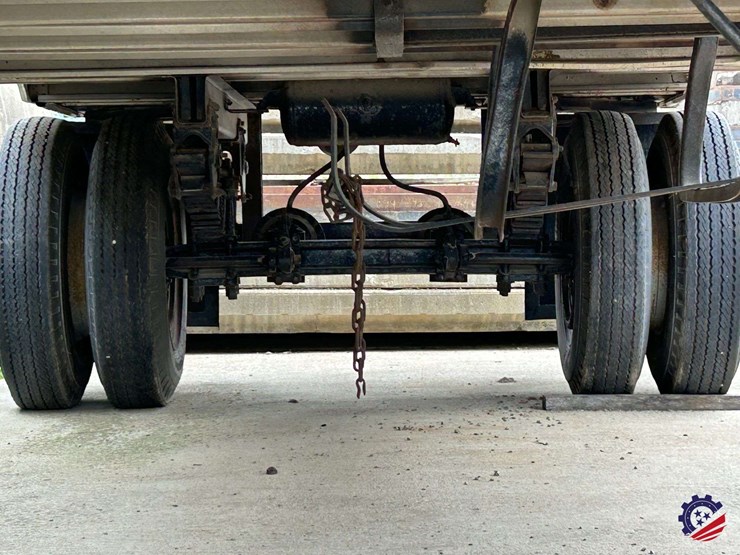 antique-bullnose-28ft-s/a-pup-trailer-image-54