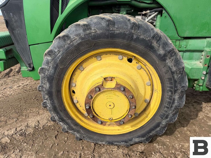 2011-john-deere-8310r-image-12