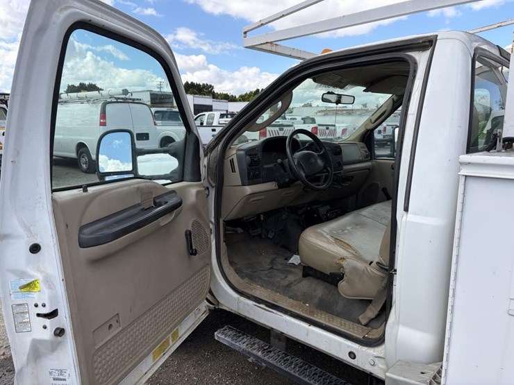 2005-ford-f350-image-10