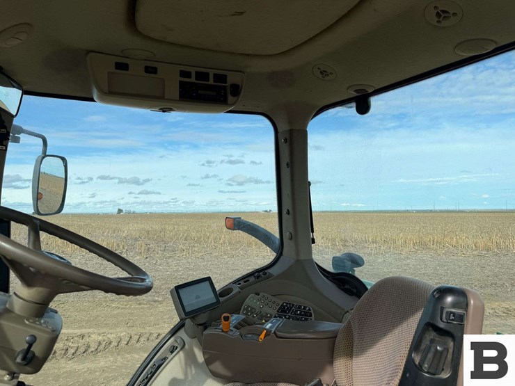 2011-john-deere-8310r-image-60