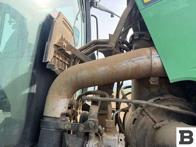 2011-john-deere-8310r-image-55