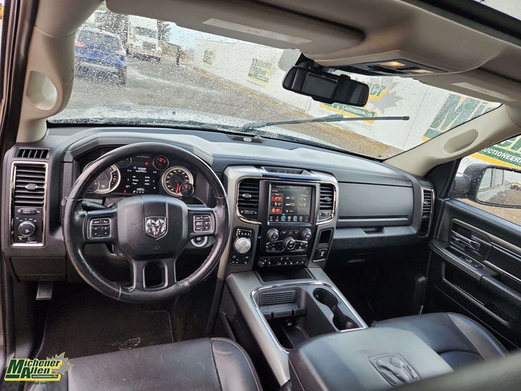 2016-dodge-1500-image-19