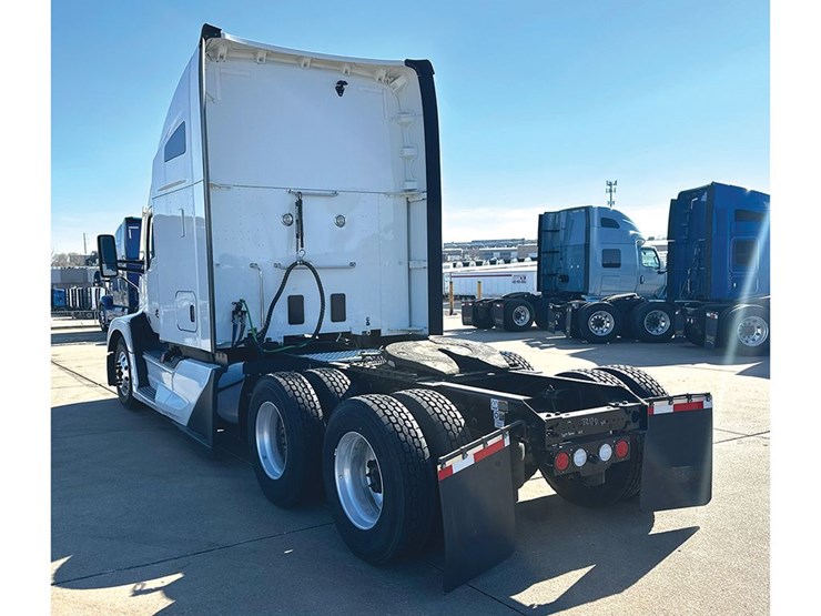 2024-kenworth-t680-image-2