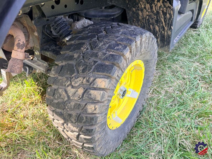 2024-john-deere-gator-xuv-835r-image-26