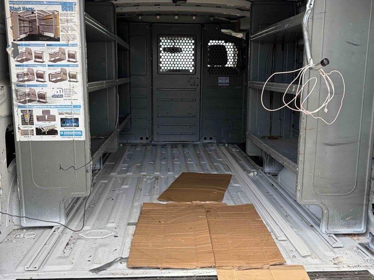 2012-nissan-nv2500-image-6