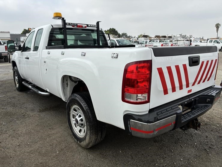 2012-gmc-sierra-3500-image-4