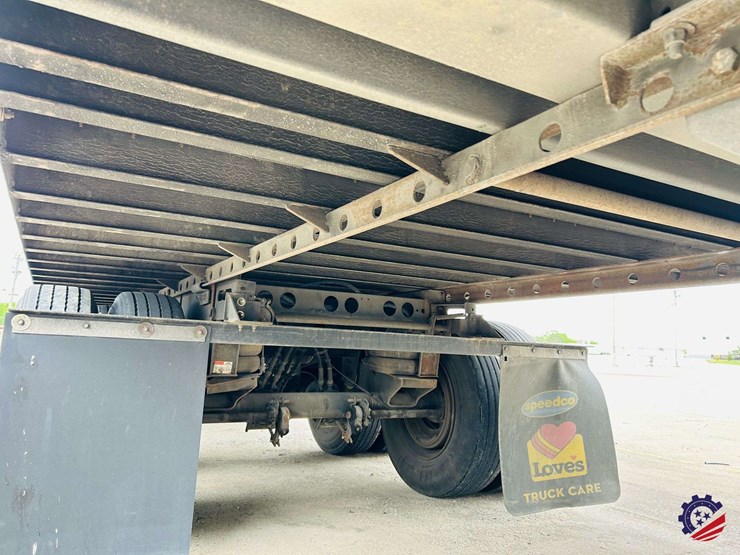 2015-vanguard-53-ft-image-19