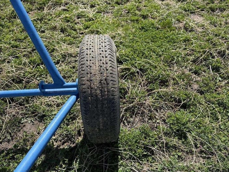 8"-manure-fill-stand-image-5