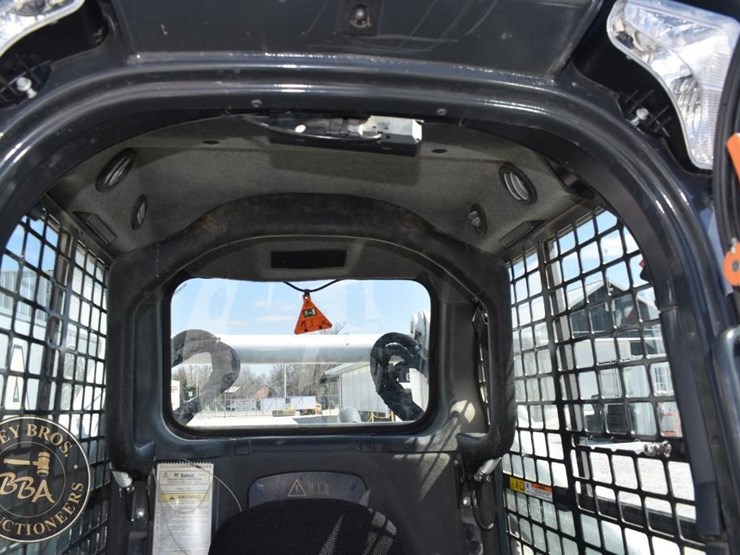 2023-bobcat-t770-image-33