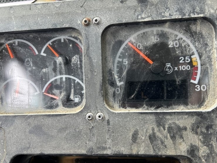 2012-caterpillar-ad55b-image-24