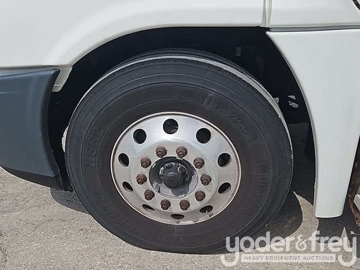 2019-freightliner-cascadia-125-image-8