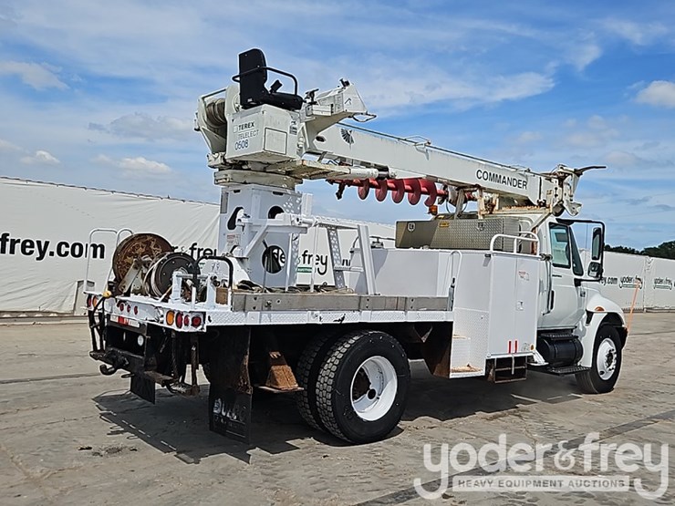 2005-international-durastar-4300-image-4