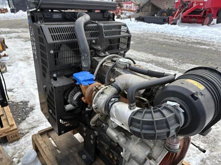 perkins-404d-22t-diesel-engine-image-7