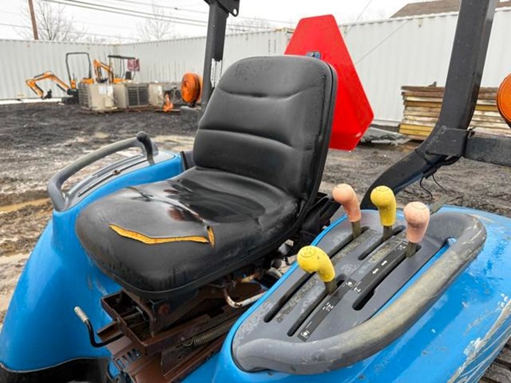 new-holland-tc25d-image-11