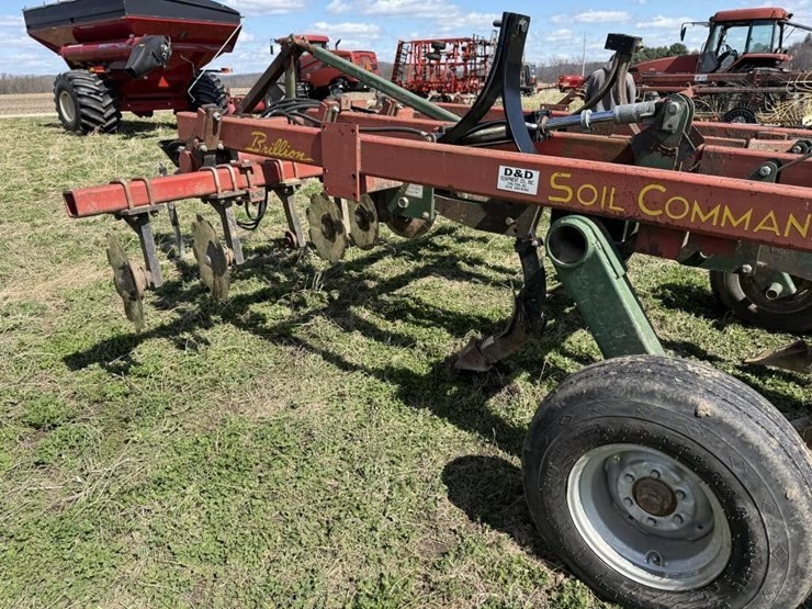 brillion-soil-commander-7-shank-deep-ripper-image-16