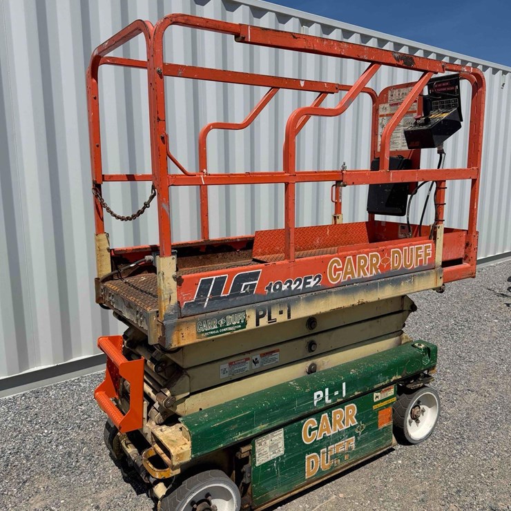 2003 JLG 1932E2