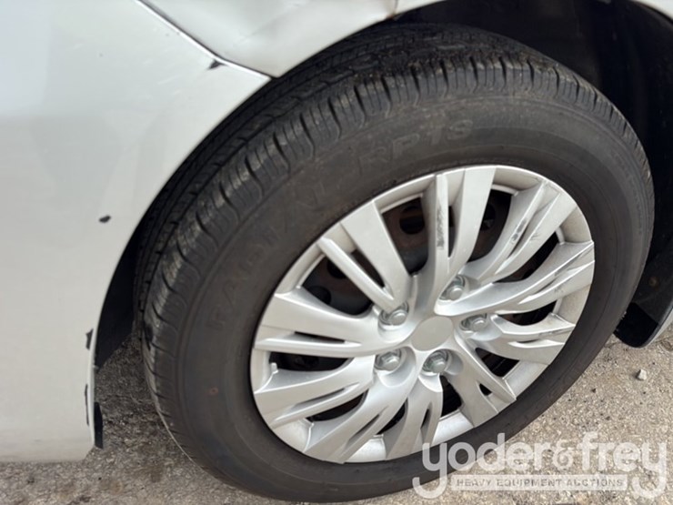 2015-nissan-versa-image-7