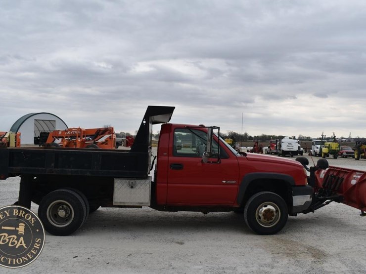 2003-chevrolet-3500-image-10